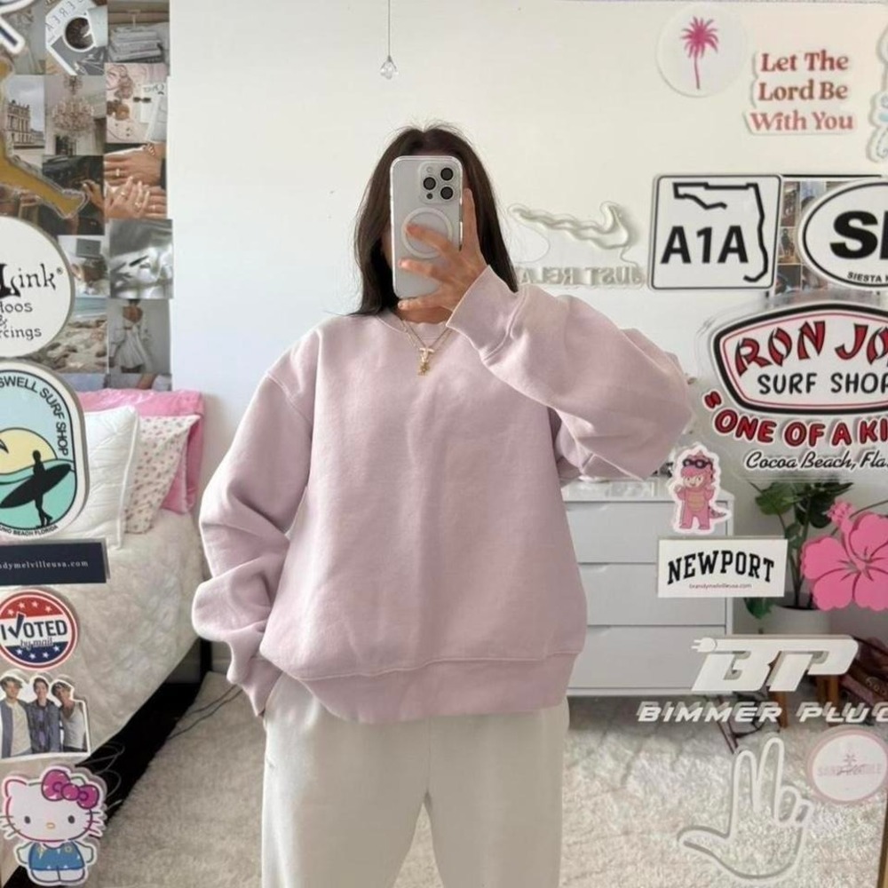 purplish‎ pink aritzia crewneck sweatshirt
